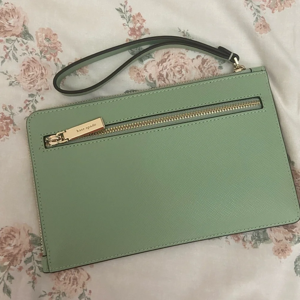 KATE SPADE LIGHT GREEN WALLET